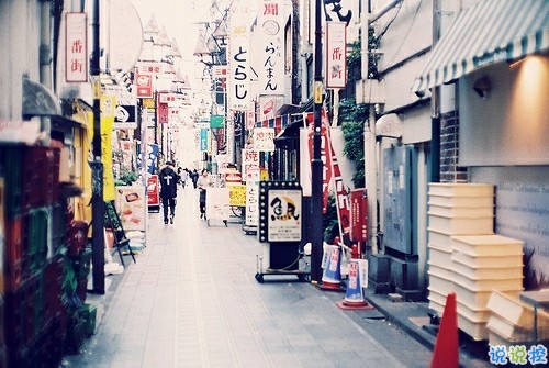 qq日常心情說說簡(jiǎn)單一點(diǎn)的 朋友圈心情說說簡(jiǎn)短好聽2