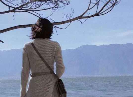 關(guān)于在愛情中流過的眼淚的心酸傷感說說2