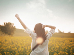 女生甜蜜可愛的說說獨(dú)一無二 朋友圈很火爆的愛情說說