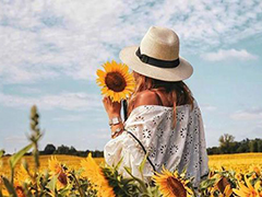 告訴自己要堅(jiān)強(qiáng)的勵(lì)志暖心經(jīng)典說(shuō)說(shuō)大全2018 相信一切都會(huì)過(guò)去的