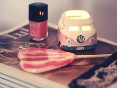 有趣的搞笑說(shuō)說(shuō)短語(yǔ)適合00后：建議你換一換，你的女友很平凡