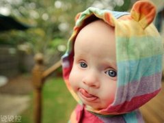 搞笑空間說說大全：每次我臨時(shí)抱佛腳的時(shí)候，佛總是狠狠給我一腳