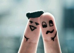 搞笑的說(shuō)說(shuō)句子：復(fù)習(xí)的小船說(shuō)翻就翻，并升級(jí)成了掛科的巨輪