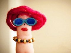 2017經(jīng)典搞笑說說：孤男寡女時，女生說好冷是一種耍流氓的行為