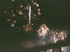 回憶很傷人的心情說(shuō)說(shuō)莫名想哭 心情不好情緒低落的說(shuō)說(shuō)