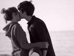 哪里會(huì)有人喜歡孤獨(dú)，不過(guò)是不喜歡失望罷了