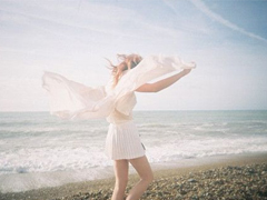 關(guān)于青春人生成長的經(jīng)典哲理說說帶圖片 生活不只眼前的茍且還有詩和遠方的田野