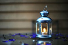 QQ說說帶圖片：你用隱身來躲避我，我用隱身來成全你