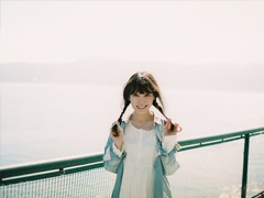 正能量心靈雞湯勵(lì)志說說帶圖片 崇高的理想就象生長(zhǎng)在高山上的鮮花