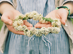 關(guān)于愛情簡單精辟的一句話說說帶圖片 我和世界只差一個你