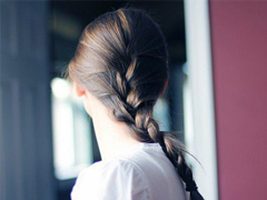 適合朋友圈發(fā)自拍的文案 女生發(fā)自拍的配文獨特有趣