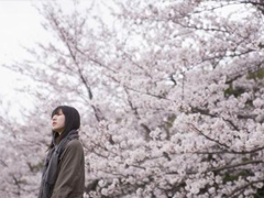 甜蜜的是草莓味的愛(ài)情說(shuō)說(shuō)帶圖片 穿過(guò)茫茫人海與你相遇