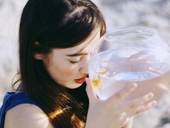 顧城詩一般的句子關于人生的經典語錄 唯美文藝的句子顧城經典語錄大全