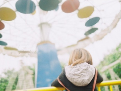 有個性的但還是很溫暖的圖片句子 我曾一想到你就會傻笑現在竟然記不清你的臉