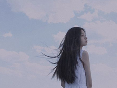 分手后失戀傷感難過的圖片說說 我就要飄起來了然后就離開