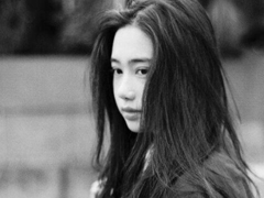 傷感說(shuō)說(shuō)配圖黑白心情短語(yǔ) 再大大咧咧的人也會(huì)覺(jué)得難過(guò)