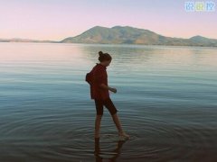 心痛說說帶圖片：后來，一杯酒能解決的事，也就不想再浪費(fèi)眼淚了