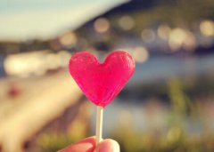 傷感英文說(shuō)說(shuō)帶圖片：在你之前不曾有，在你之后不再有