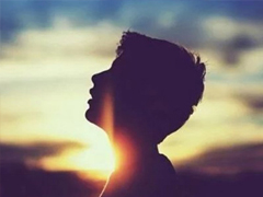 男生傷感說說大全痛哭流涕 男生真的受傷了的說說