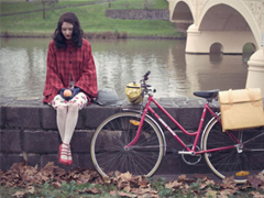 傷感而心痛絕望的說(shuō)說(shuō)大全 笑這世界太假笑自己太傻