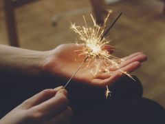 感情特別喪的說說輸?shù)靡粩⊥康?一個人回憶過去的傷感說說