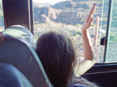 默默承受一切的傷感心痛說(shuō)說(shuō)大全 表面很堅(jiān)強(qiáng)內(nèi)心很受傷的說(shuō)說(shuō)