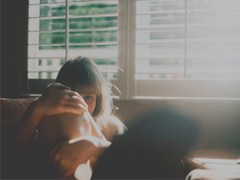 看透了一切扎心的傷感說(shuō)說(shuō) 關(guān)于愛情的傷感療傷話