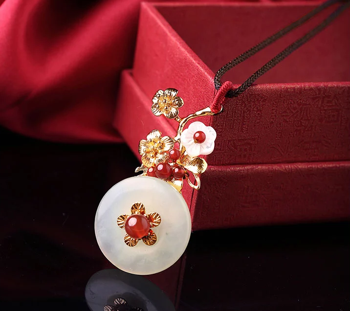 簡約大氣配飾岫玉吊墜復(fù)古項鏈毛衣鏈