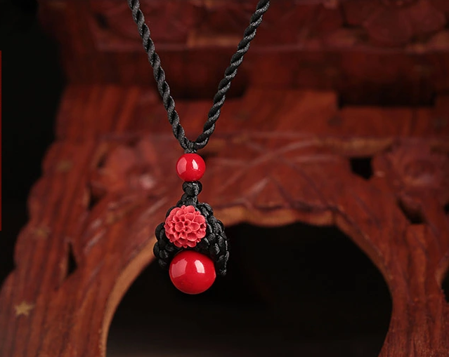 簡約紅吊墜鎖骨鏈古典匠心啟航閱讀項(xiàng)鏈