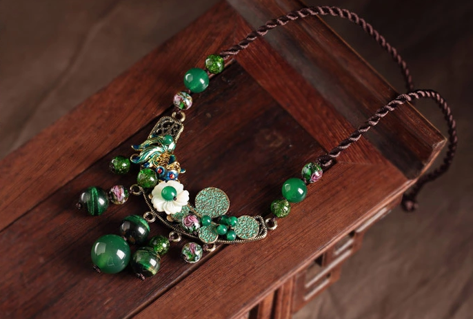 綠色時尚復(fù)古鎖骨鏈民族風(fēng)項鏈