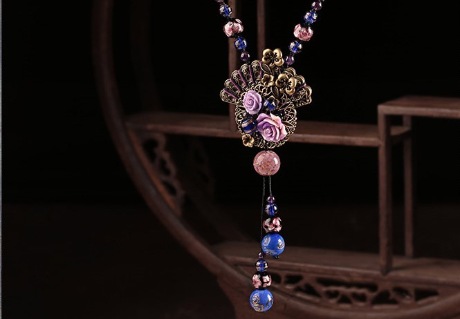 淡紫幻嫣復(fù)古玫瑰花朵毛衣鏈項鏈