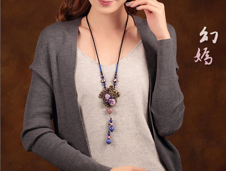淡紫幻嫣復(fù)古玫瑰花朵毛衣鏈項鏈