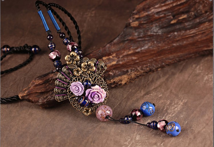 淡紫幻嫣復(fù)古玫瑰花朵毛衣鏈項鏈