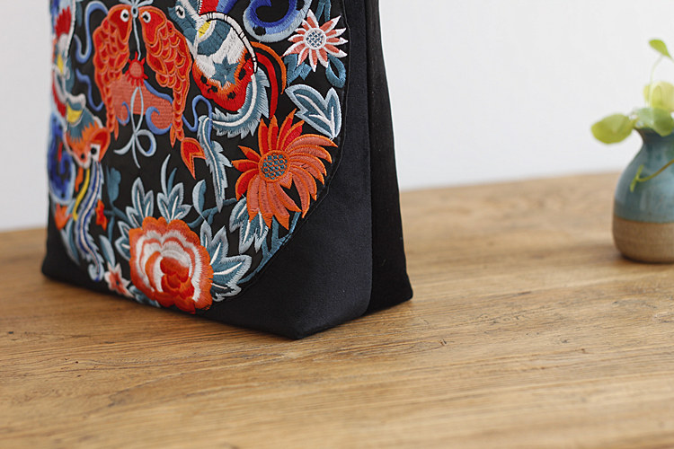 匠心啟航閱讀吉祥鯉魚圖案刺繡手工包