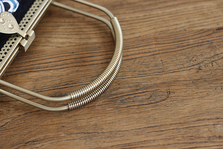 匠心啟航閱讀吉祥鯉魚圖案刺繡手工包