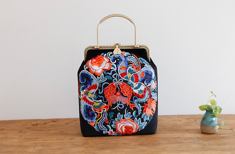 匠心啟航閱讀吉祥鯉魚圖案刺繡手工包