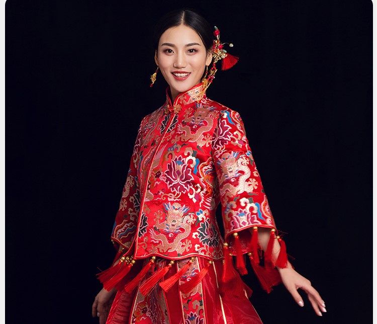 龍朝鳳中式禮服:流蘇奢華新娘禮服