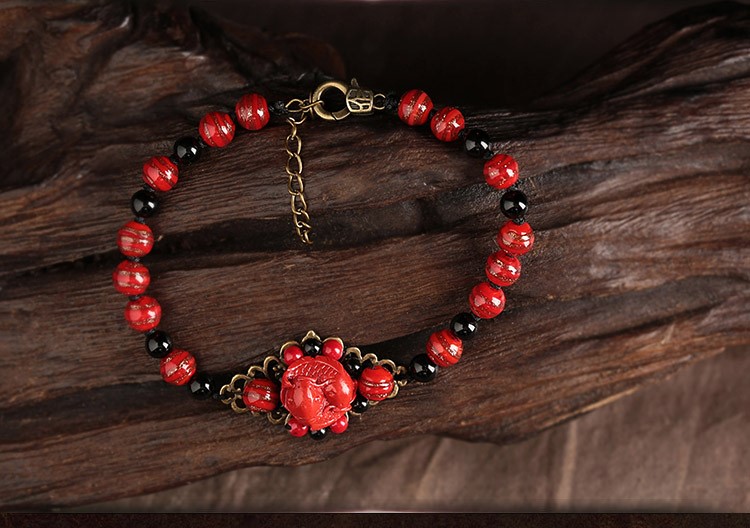 復古本命年腳鏈:匠心啟航閱讀朱砂魚琉璃腳鏈