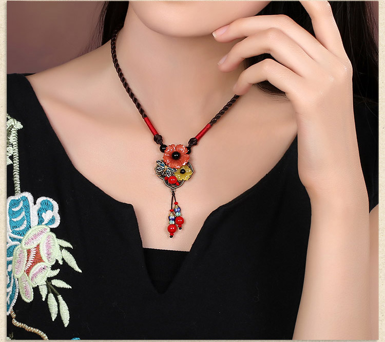 古銅紋理韻味首飾:民族風(fēng)鎖骨鏈項鏈