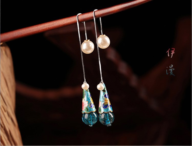 別出心裁水滴吊墜設計耳飾珍珠耳環(huán)