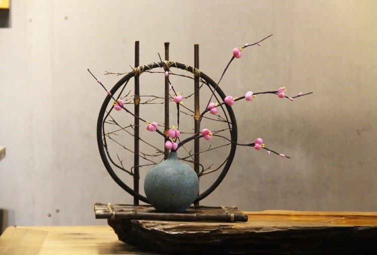 新中式插花藝術(shù):竹屏月影禪意中式插花