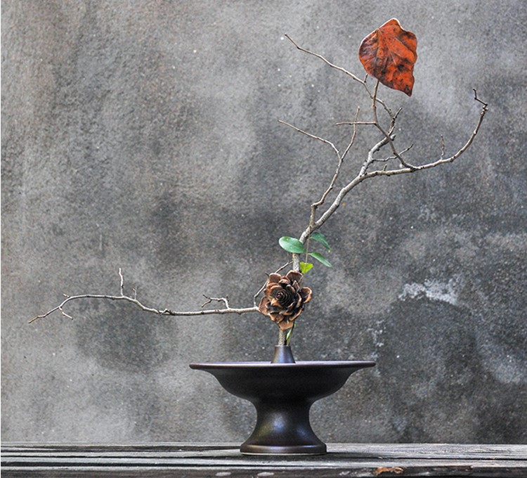東方禪意插花藝術(shù):古樸韻味的枯枝插花