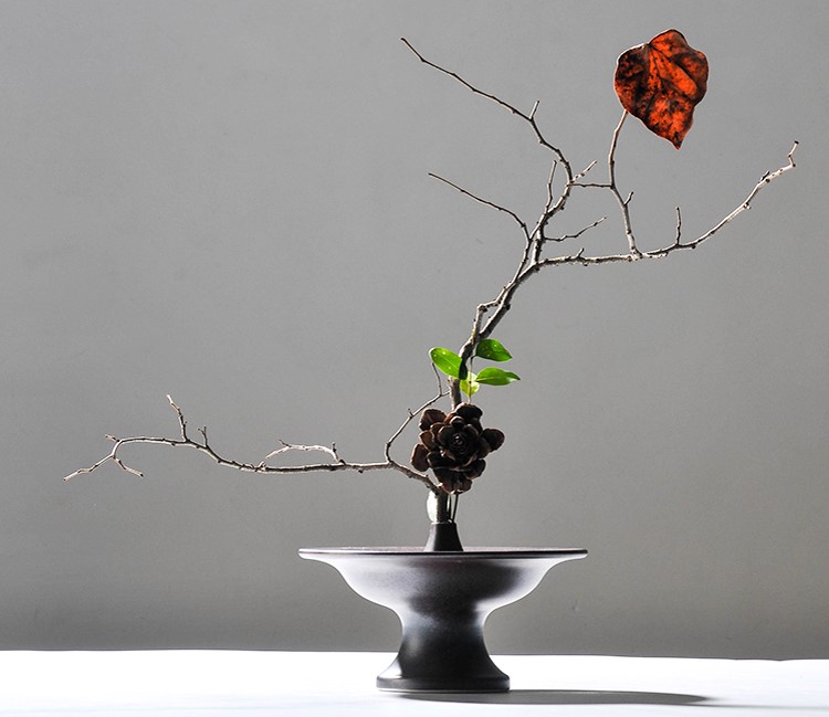 東方禪意插花藝術(shù):古樸韻味的枯枝插花