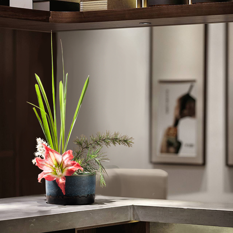 詩(shī)意山水插花藝術(shù):手工陶瓷花器中式插花