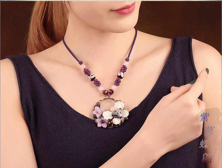 紫暮蝶翩:時(shí)尚典雅紫色項(xiàng)鏈