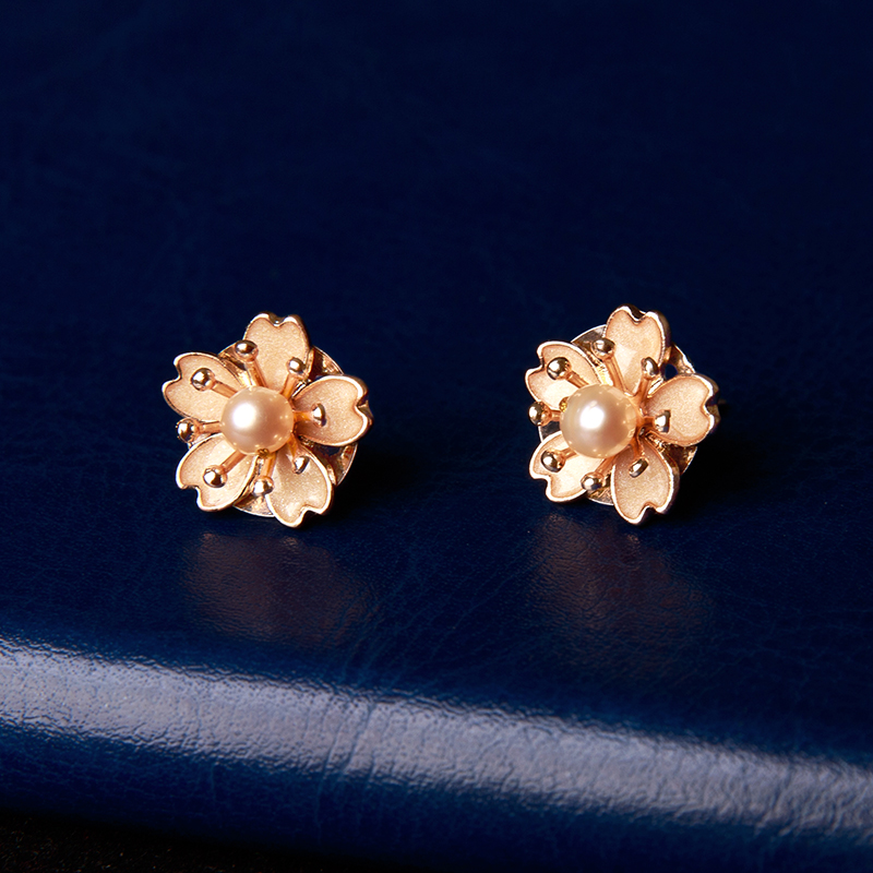 珍珠花朵耳釘:簡(jiǎn)約小巧耳飾耳環(huán)
