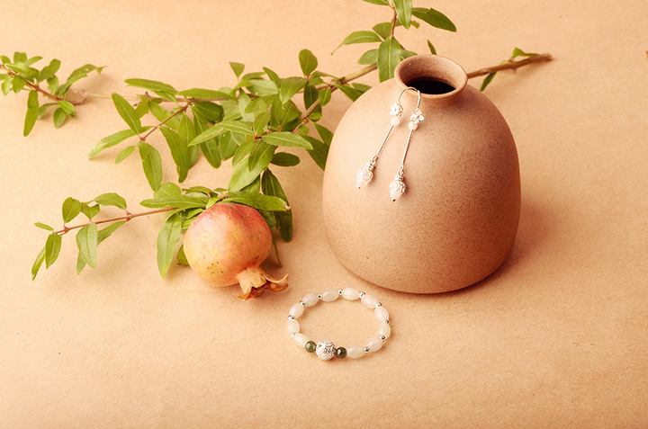 黛茉耳環(huán):天然翡翠緬甸玉米珠耳飾首飾