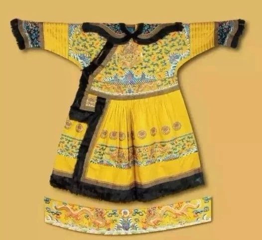 宮中古裝的分類:原來皇帝龍袍這么多講究