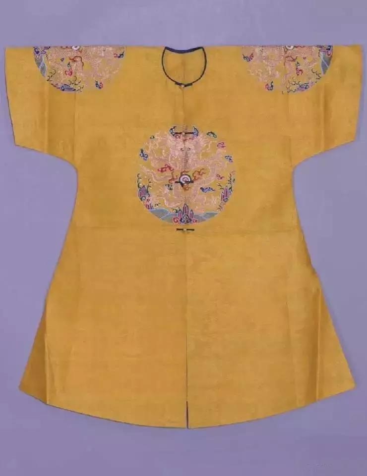 宮中古裝的分類:原來皇帝龍袍這么多講究