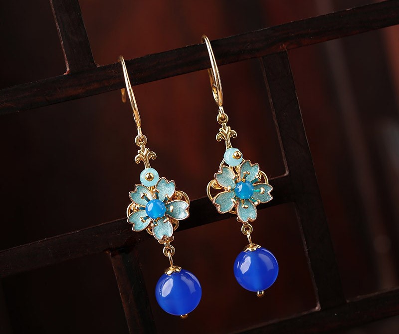 清新的藍(lán)色花朵耳環(huán):復(fù)古景泰藍(lán)首飾